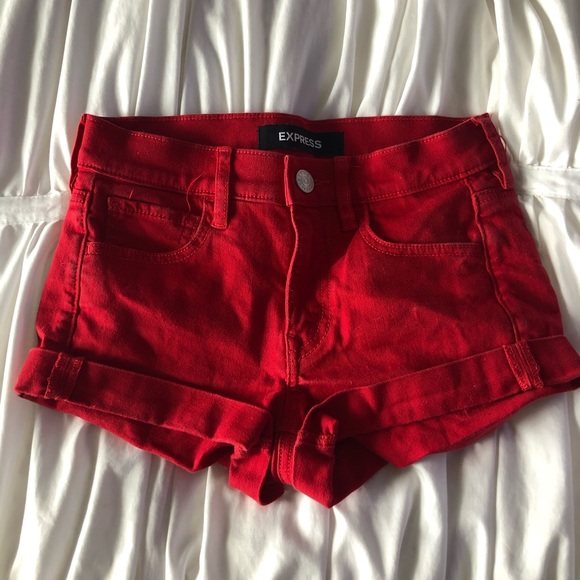 Express red shorts - Picture 2 of 3